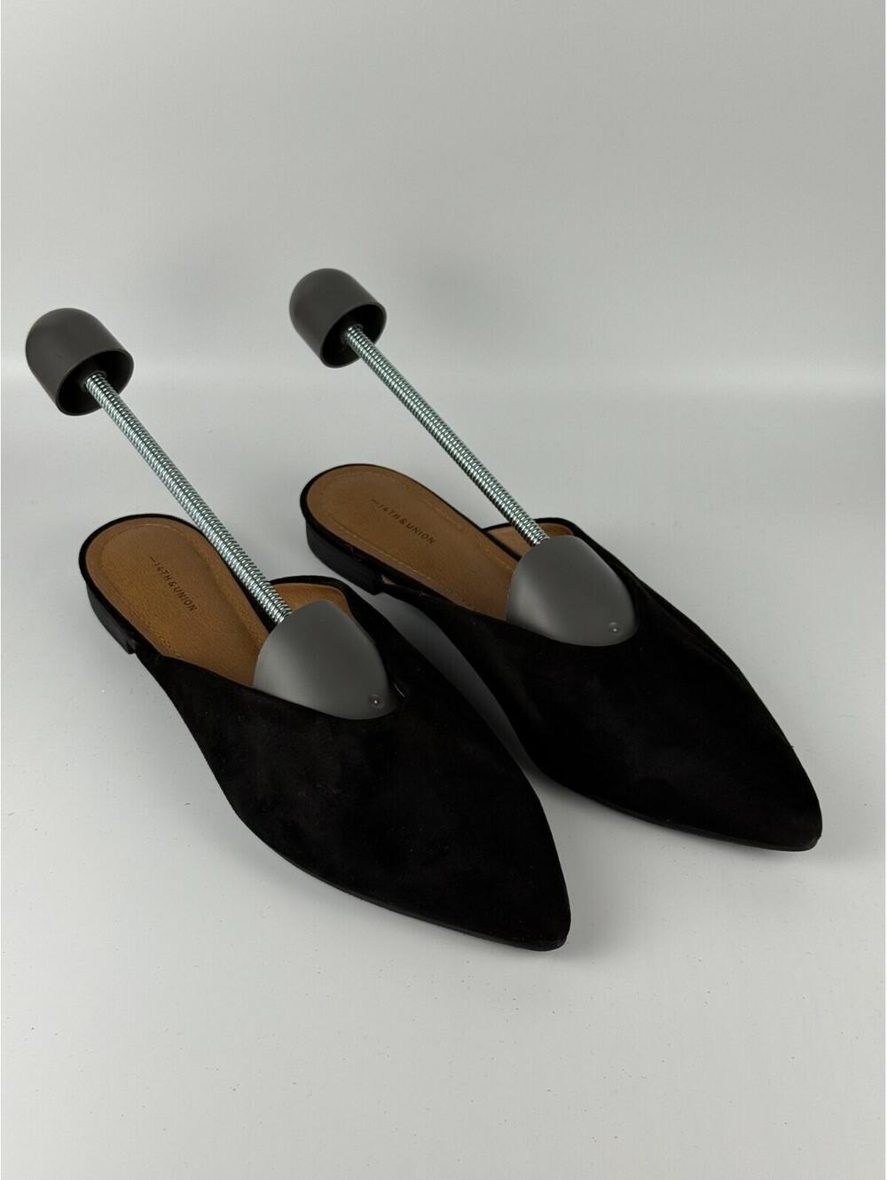 14th & Union Womens Black Faux Suede Pointed Toe V-Cut Vamp Mules Size 10M